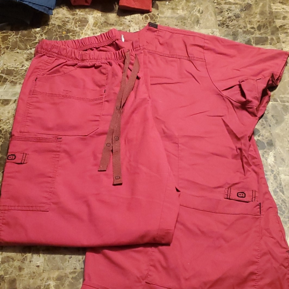 Wonderflex scrub set